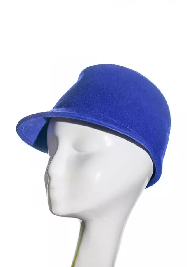 Шляпа сочного синего цвета