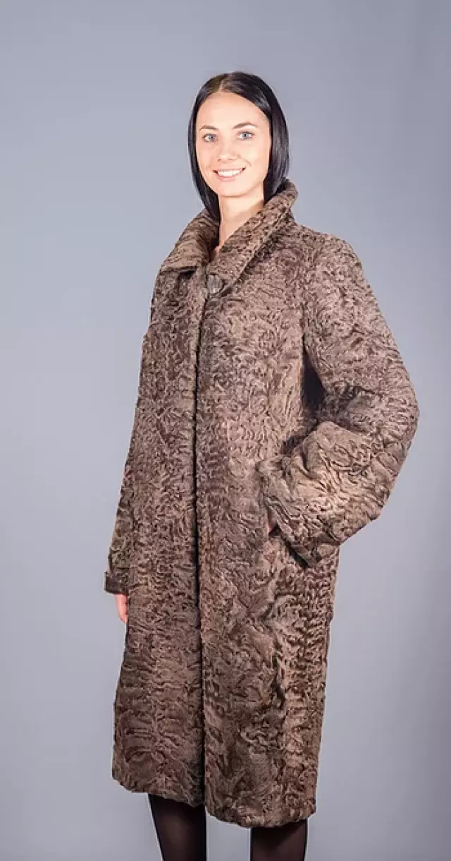 Пальто из каракуля цвета какао модель «Надя»